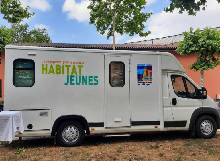 Inauguration d'un logibus Habitat Jeunes en Albigeois Fondation Saint